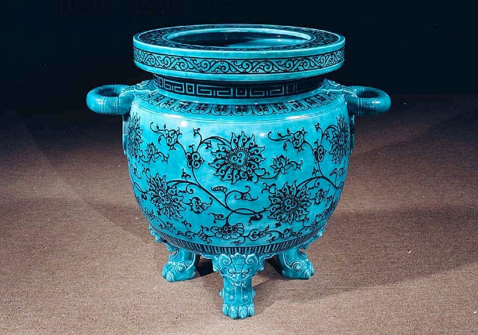 Rare, large size Minton aesthetic movement jardiniere. Marked on the underside “Mintons” with the stylized year mark of 1873. <br />
The fascination during this period with things exotic and Oriental lead to not only increased imports from the