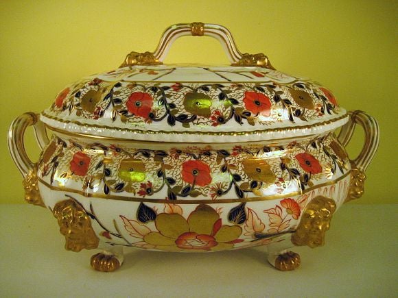 A stunning and finely crafted Royal Crown Derby Soup Tureen with cover, in the 