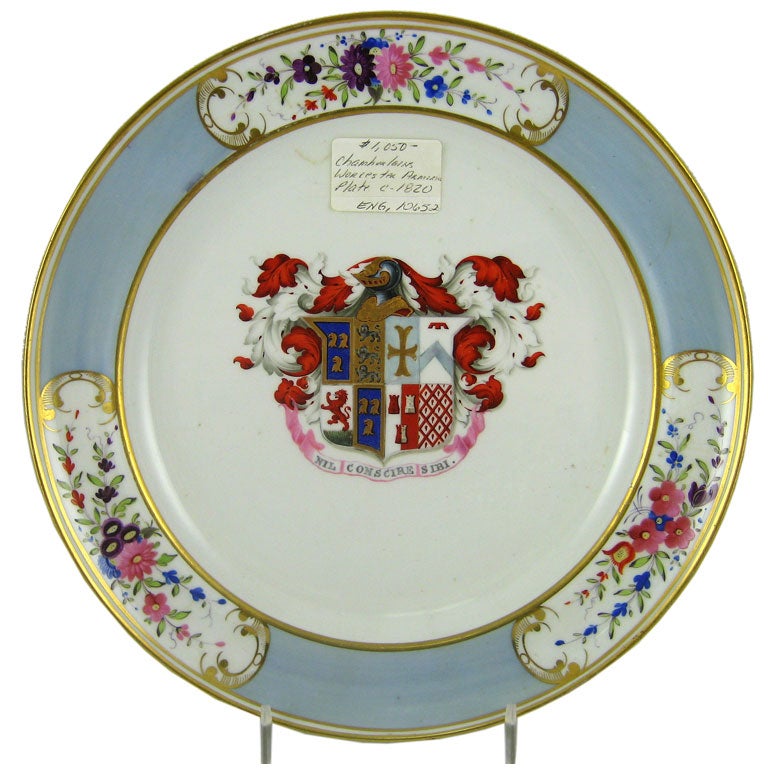 Chamberlain's Worcester Armorial Dinner Plate, c. 1820 For Sale