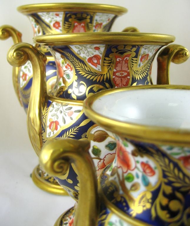 Enameled Spode 5-Piece Garniture in Pattern No. 1216, c. 1810 For Sale