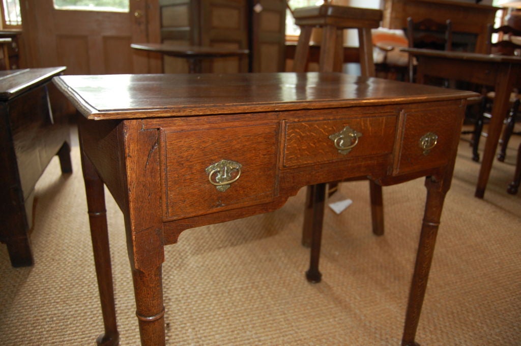 18th Century and Earlier English oak lowboy For Sale