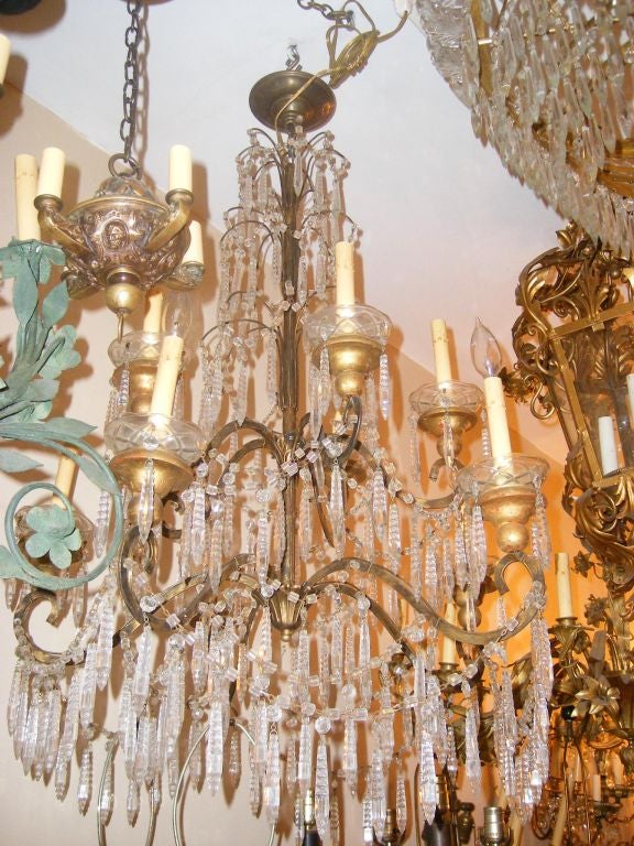 XIX secolo Lampadario in metallo dorato in vendita