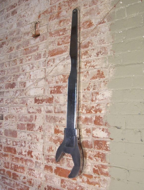 Oversized Aluminum Wrench - 3 1/2 Feet In Good Condition For Sale In Oakville, CT