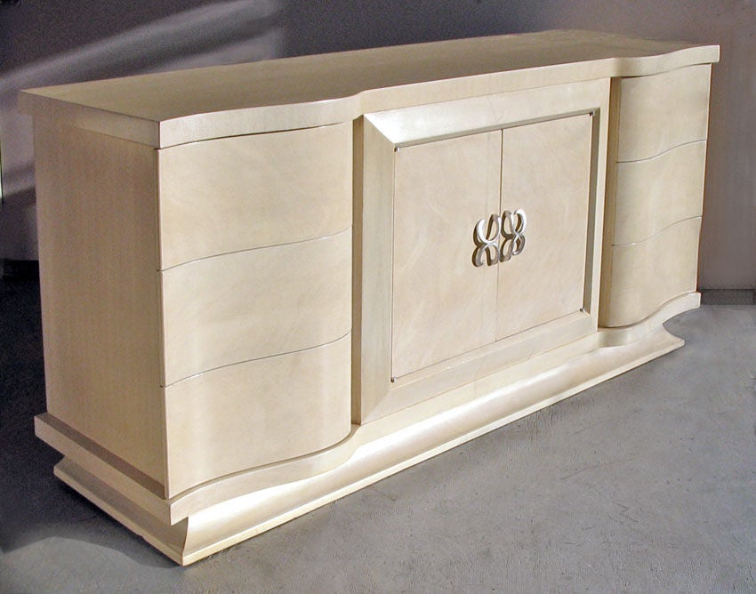 Elegant 1940's American bleached mahogany chest of drawers.