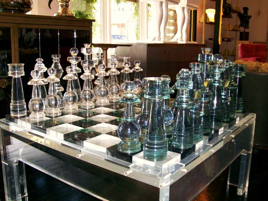 An All-Lucite Game Table & Chess Set 2
