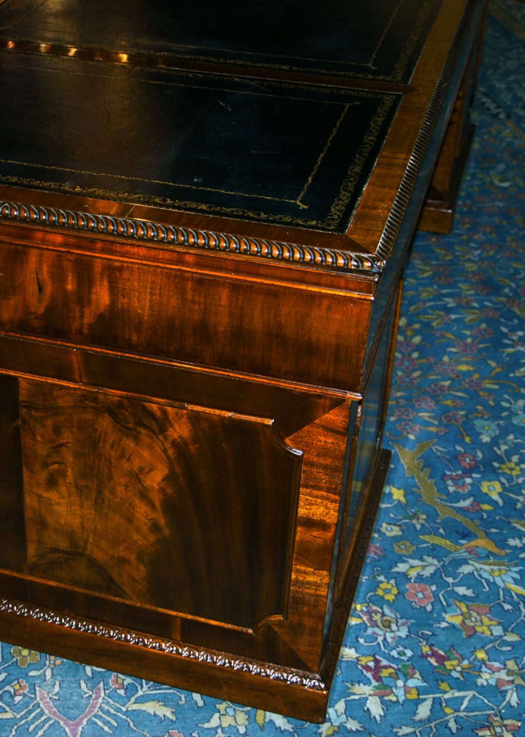 A Rare George IV Mahogany Executive Desk 1