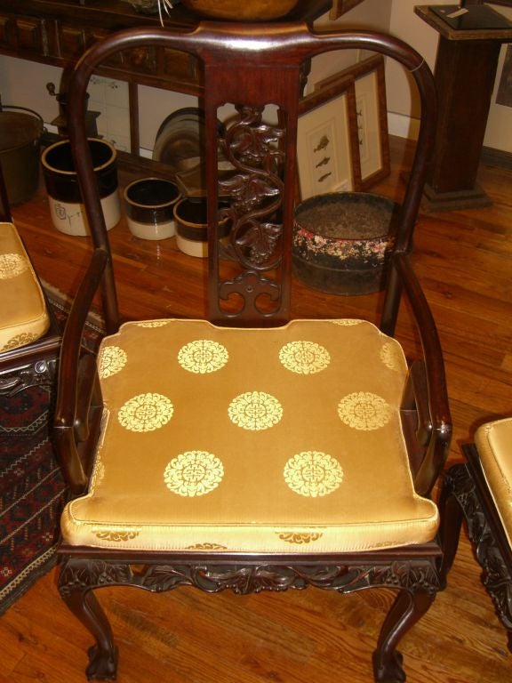 20th Century Chinese Huang Huali nicely carved Dining set with eight chairs