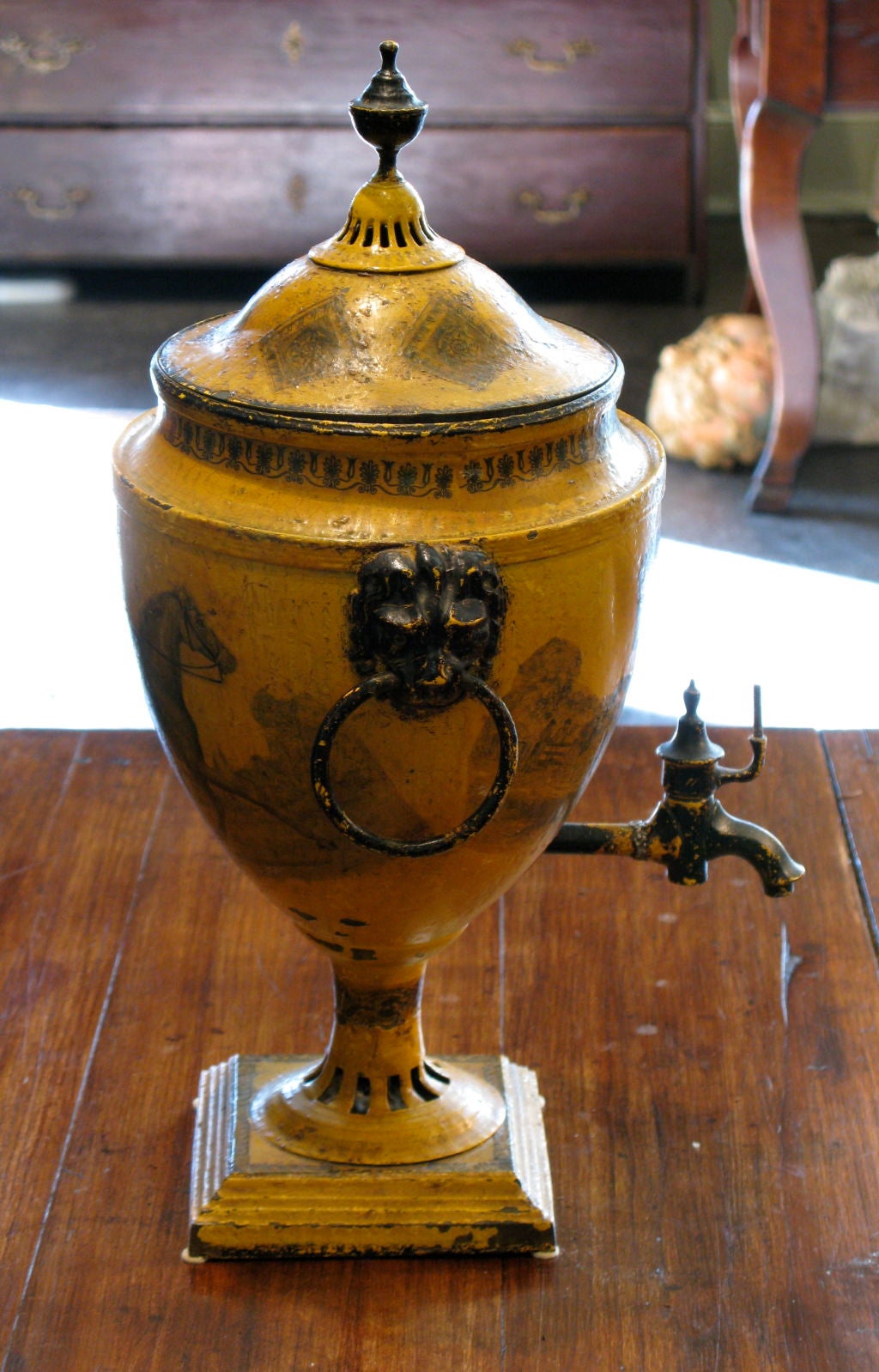 Tole Samovar