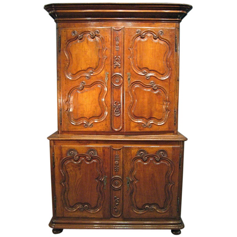 Regence Period Buffet deux Corps in Walnut, France c. 1720 For Sale