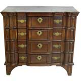 18th CENTURY DUTCH BLOCK-FRONT CHEST OF DRAWERS