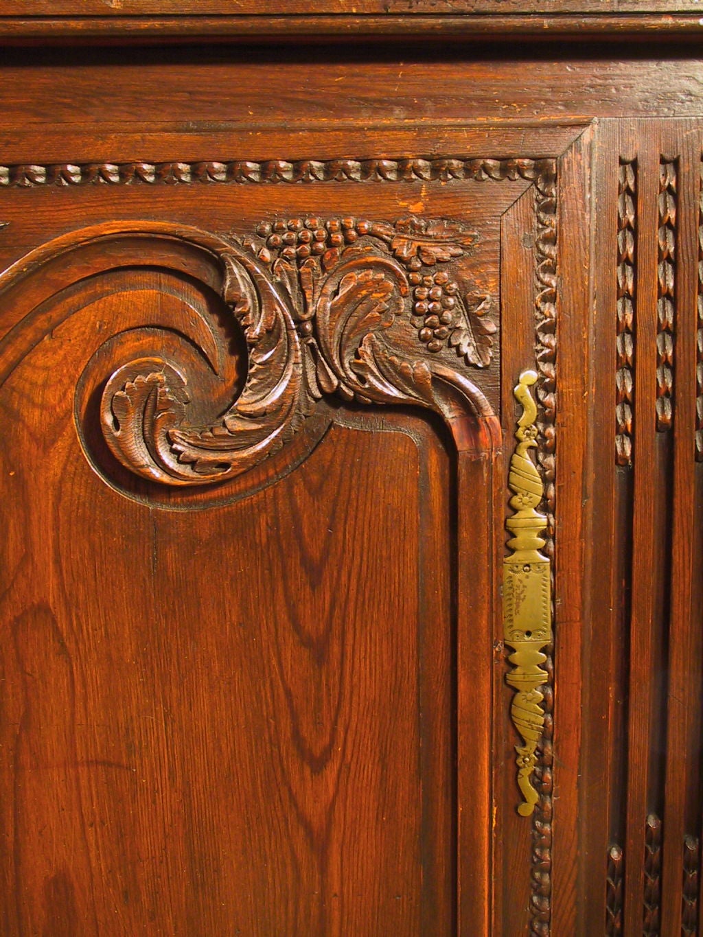 Antique French Cupboard In Good Condition For Sale In Georges Mills, NH
