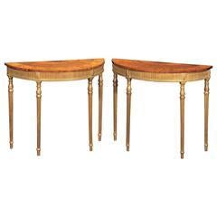 Demi-lune Tables