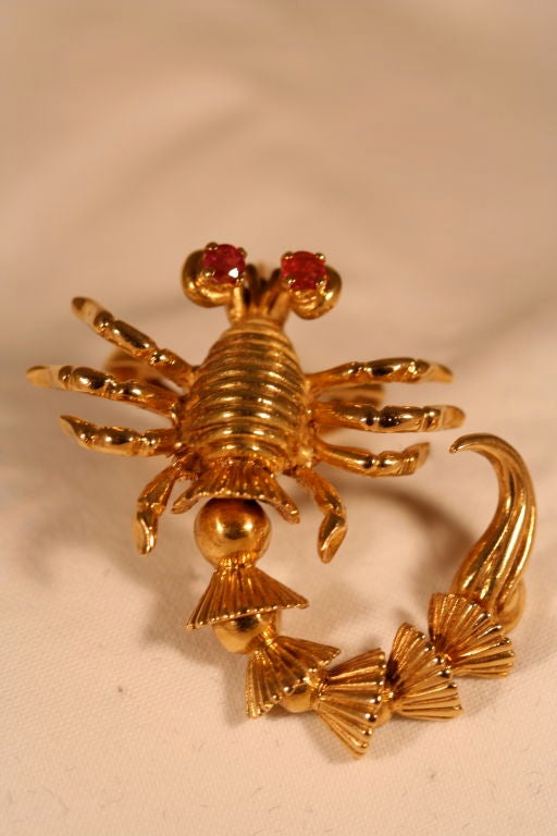 18K Gold Articulated Scorpion Brooch In Excellent Condition In Los Angeles, CA