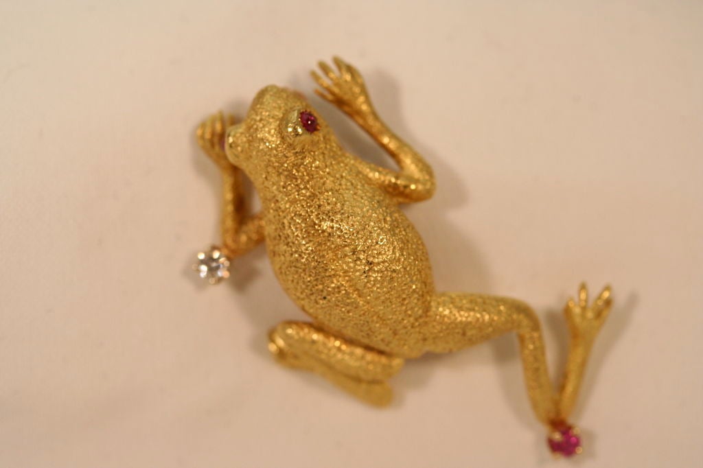 Women's or Men's 18 K Gold Frog Brooch