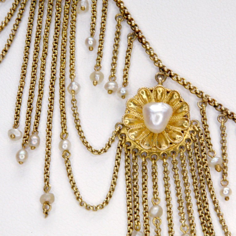 Victorian Gold Draped Chain Necklace In Excellent Condition In New York, NY