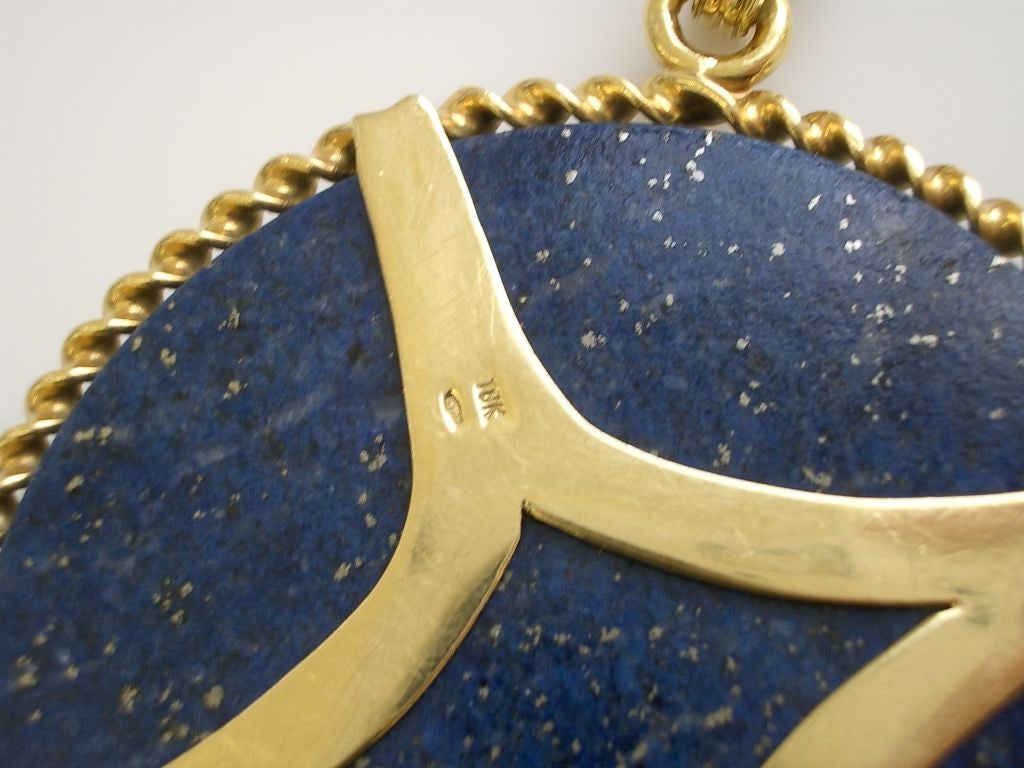 Fische-Anhänger aus Gold und Lapislazuli 3