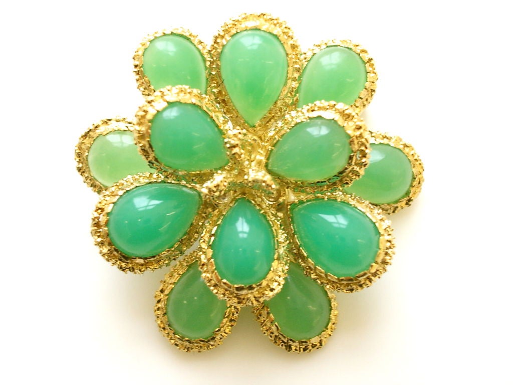 A Gold and Chrysoprase Brooch, Ring and Ear-clips, circa 1960 1