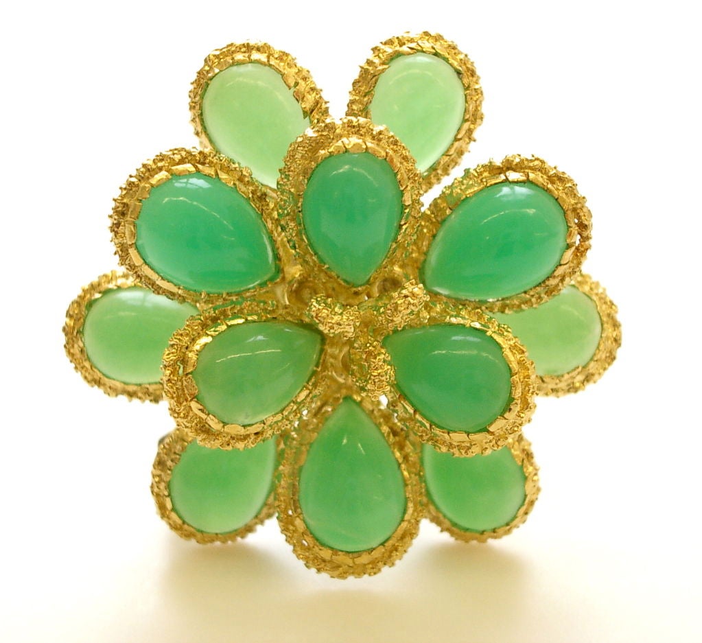 A Gold and Chrysoprase Brooch, Ring and Ear-clips, circa 1960 2