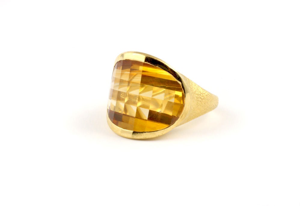 22kt Gold and Citrine Saddle Cut Ring 3