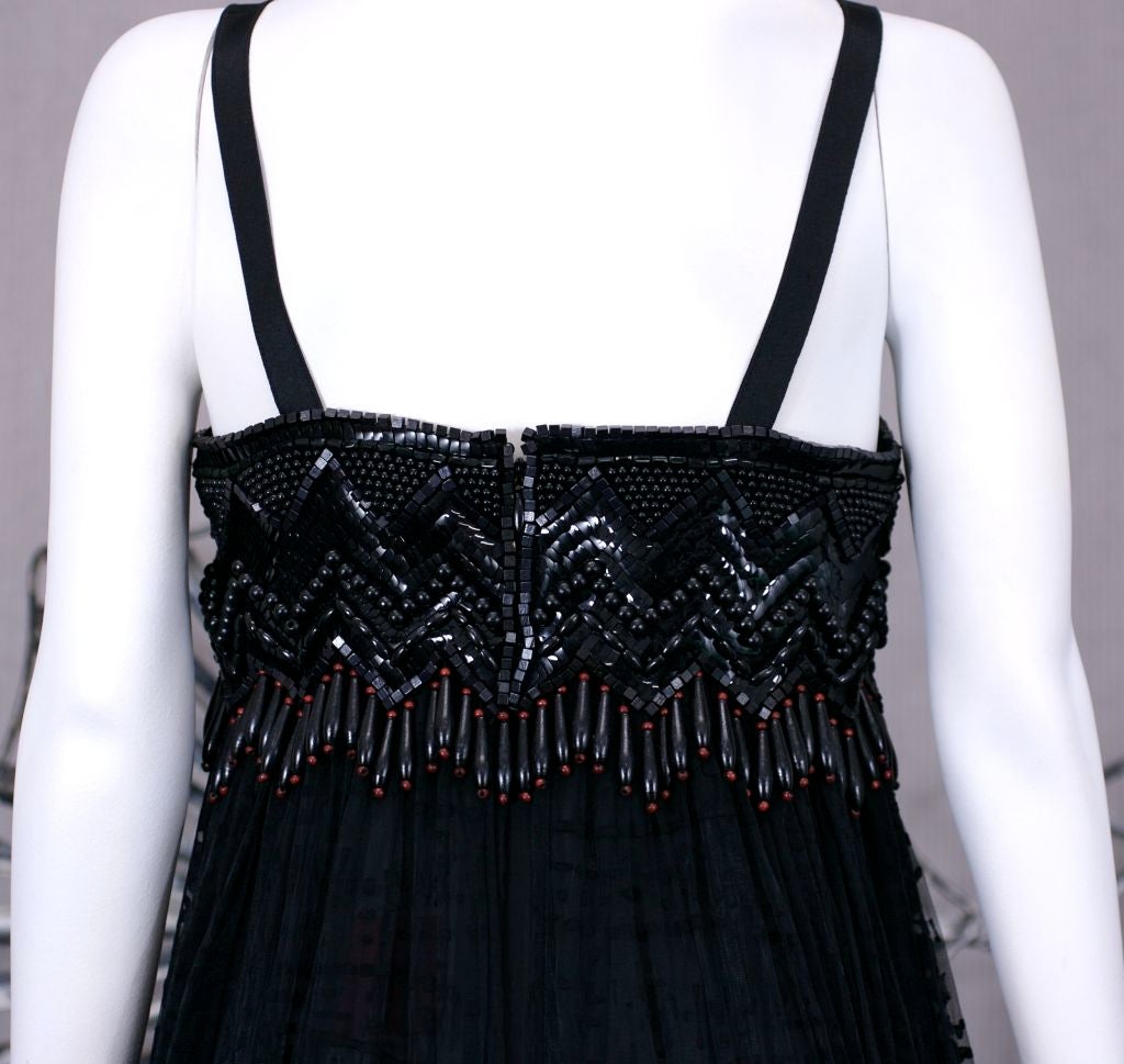 Yves Saint Laurent Ungetragenes perlenbesetztes afrikanisches Kleid im Angebot 3