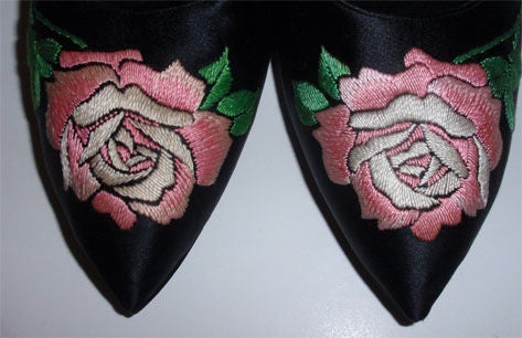 Women's Herbert Levine Black Silk with Embroidered Pink Roses high heels 7aaa For Sale
