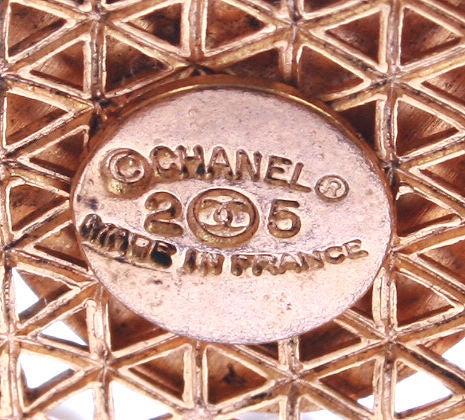 Vintage CHANEL Cuff with Glass Cabochons and Faux Pearls For Sale 2