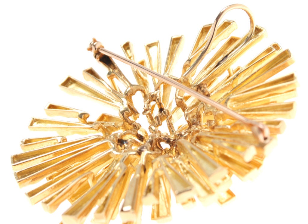Tiffany & Co. Large Sunburst Gold Brooch Pendant In Excellent Condition For Sale In Chicago, IL