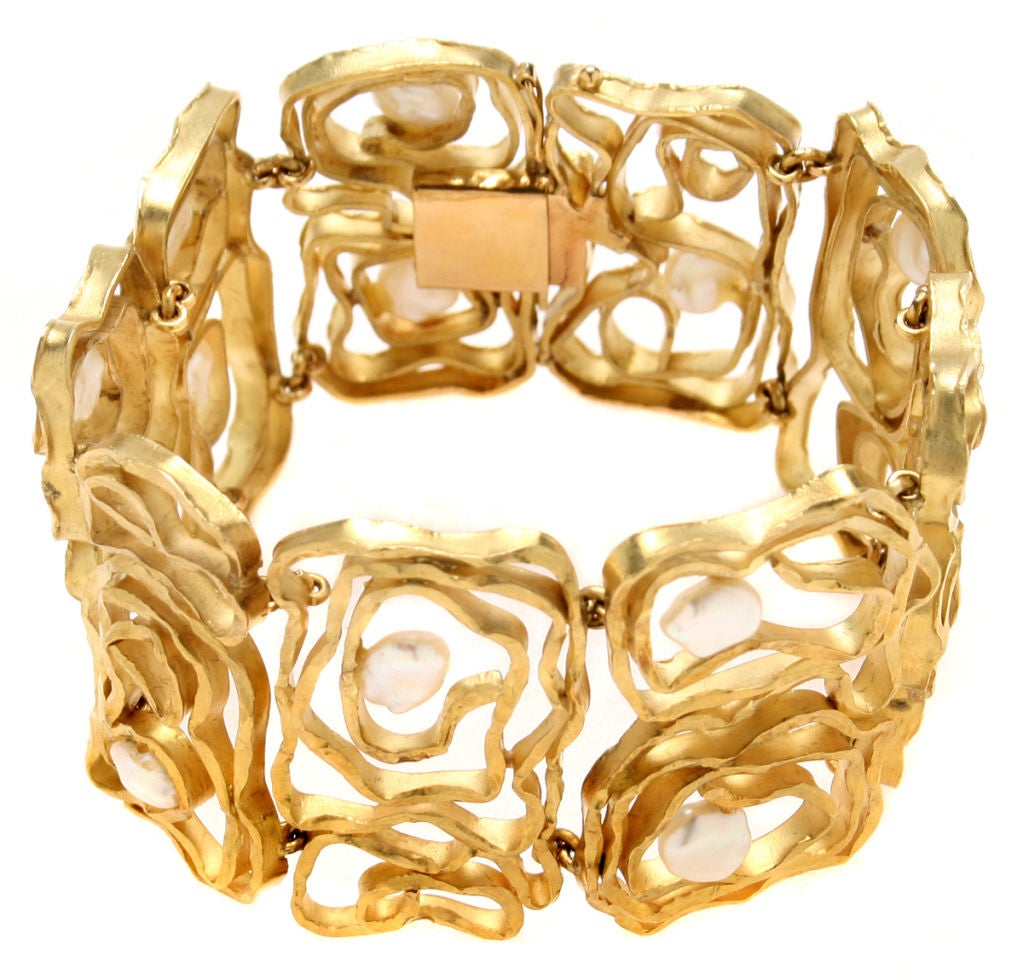 Modernist Pearl Gold Bracelet In Excellent Condition For Sale In Chicago, IL