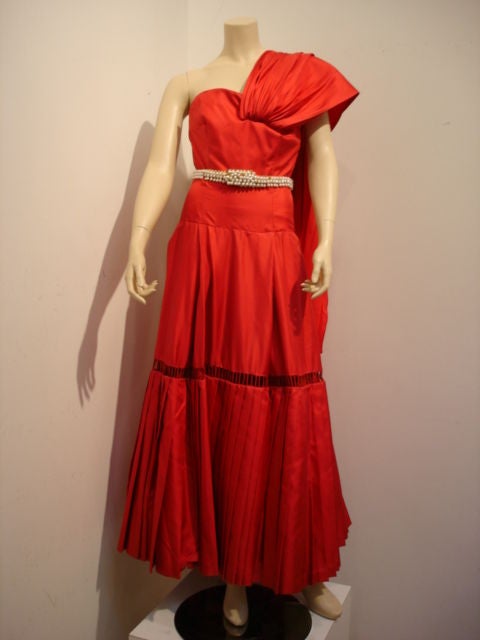 Printemps-ete 1952 Christian Dior Red Dahlia Gown 4