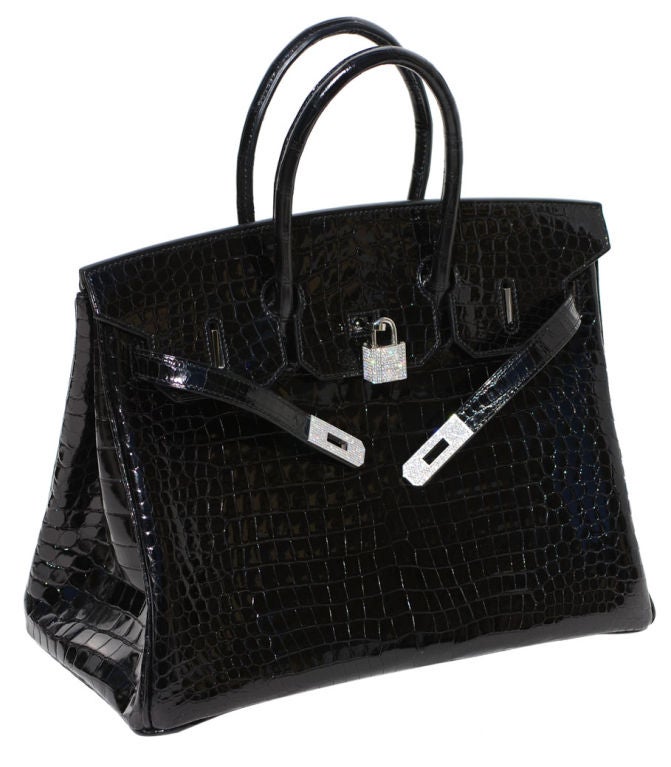 Hermès 35cm Birkin Shiny Black Porosus Crocodile with Diamonds | L Stamp<br />
<br />
The bag measures 35 cm/ 14