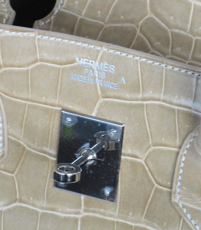 35cm Hermès Birkin Shiny Poudre Crocodile Palladium Hardware<br />
L Stamp<br />
<br />
The bag measures 35 cm/ 14
