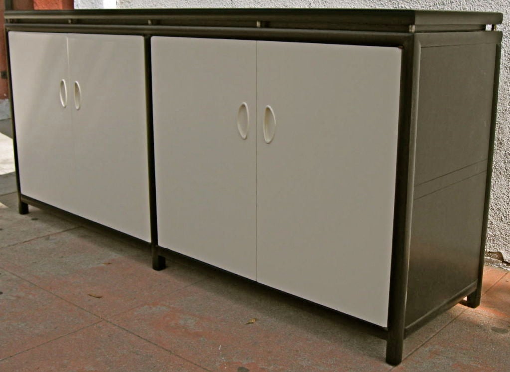 Buffet Baker de la collection New World de Michael Taylor