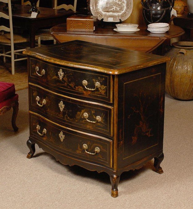 18th Century  Style English Chinoiserie Commode, c. 1900 In Excellent Condition In Atlanta, GA
