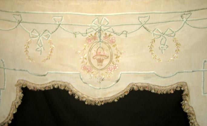 19th Century Set of Four French hand Embroidered Silk Valances For Sale 1