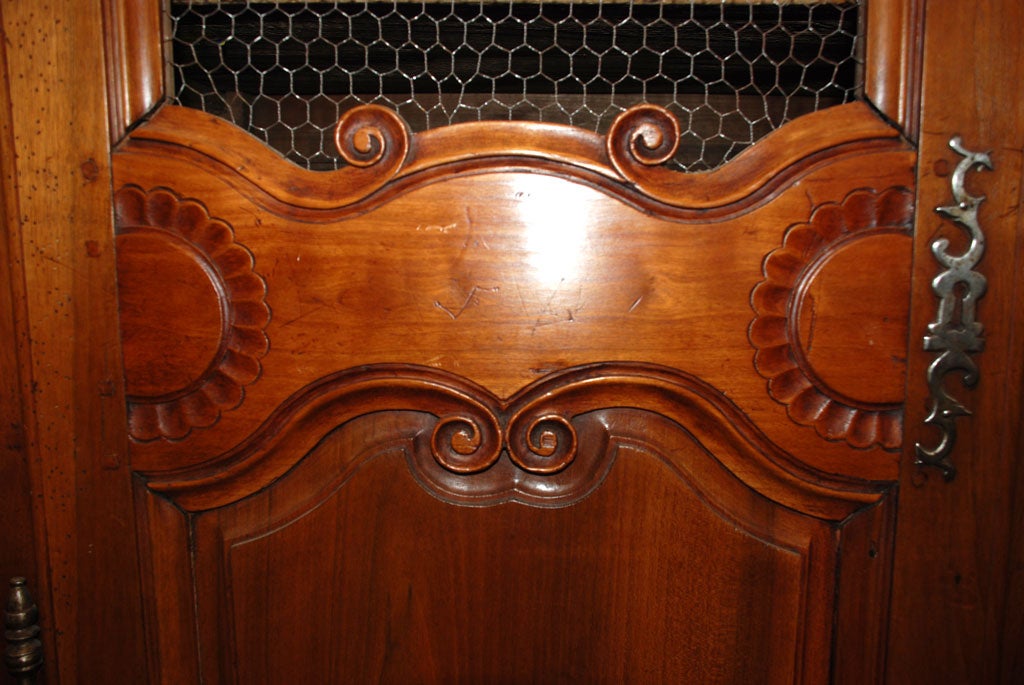 French Cherry Armoire with Scallop Shell In Fair Condition For Sale In Pembroke, MA