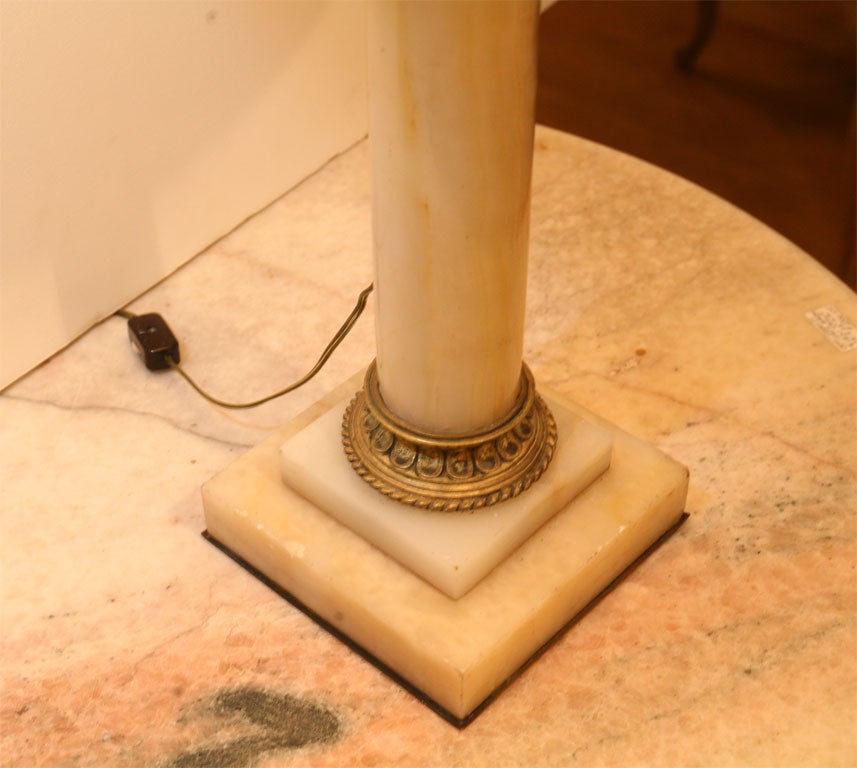 Marble column lamp For Sale 3