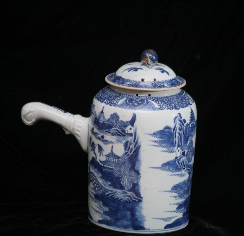 Porcelain Chinese  Export Chocolate Pot