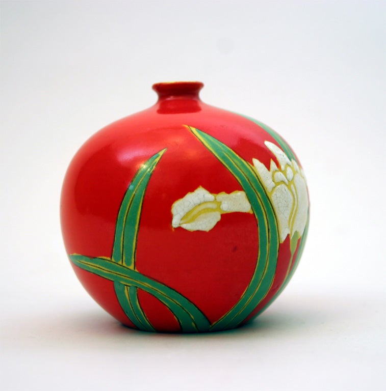 Japanese Kyoto Satsuma Chromium Red Bud Vase 2