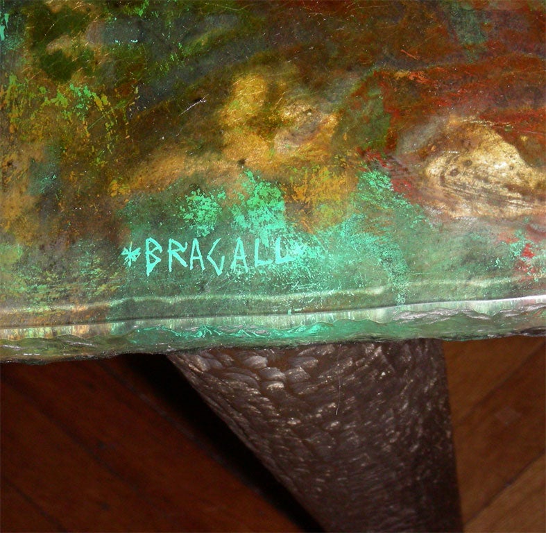 1960er Eichenholztisch mit Meißel bearbeitet Signiert Bragall (Mitte des 20. Jahrhunderts) im Angebot
