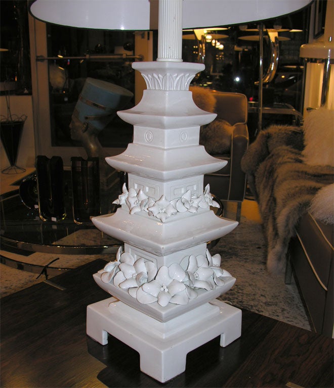 Mid-20th Century Pagoda Table Lamp