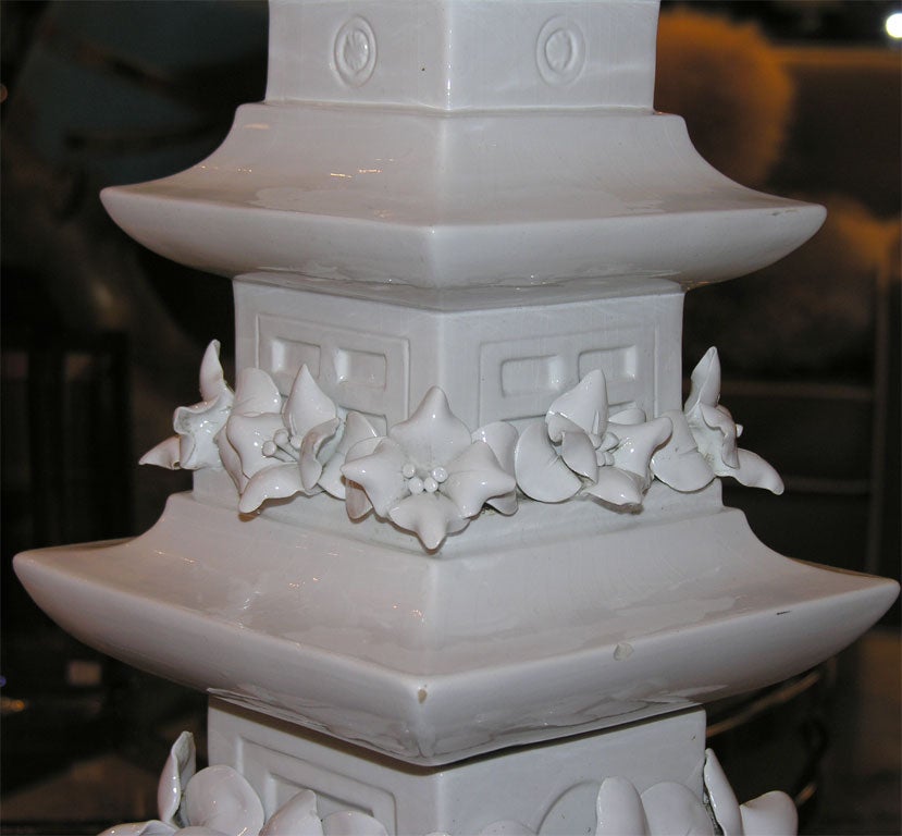 Pagoda Table Lamp 1