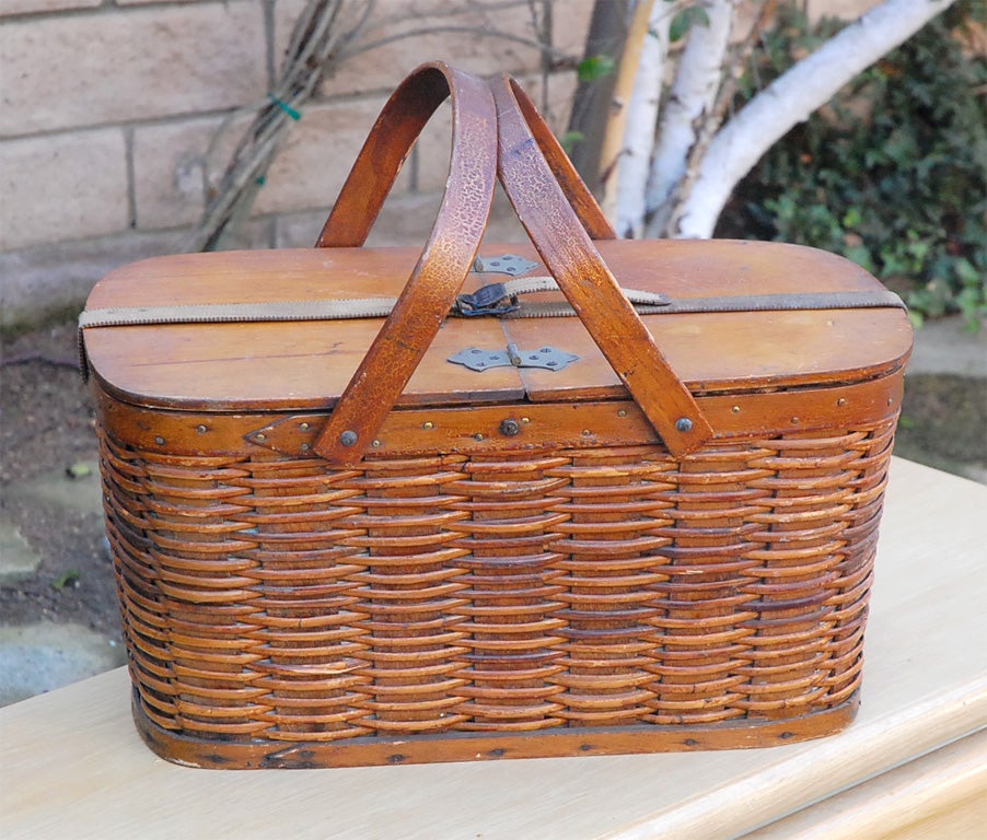 hawkeye picnic basket