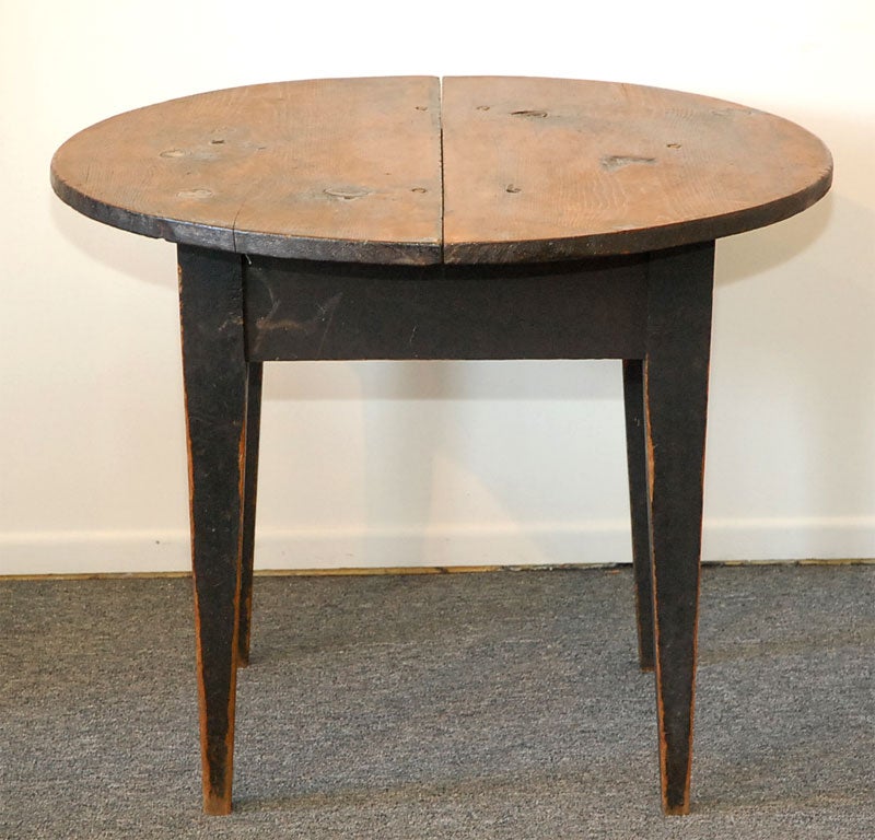 EARLY 19THC ROUND RARE TAVERN TABLE /NEW ENGLAND 1