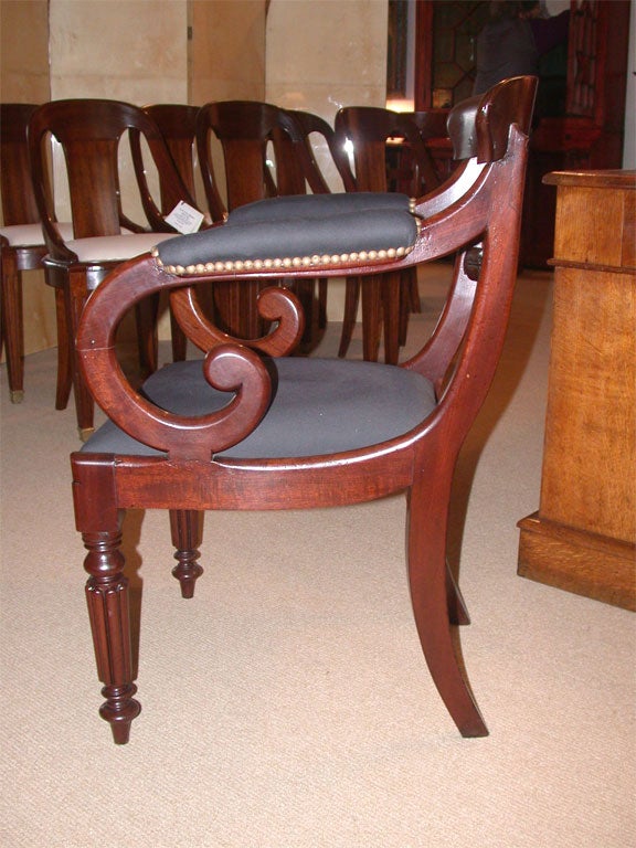 Pair of Early 19th Century William IV Mahogany Armchairs For Sale 1