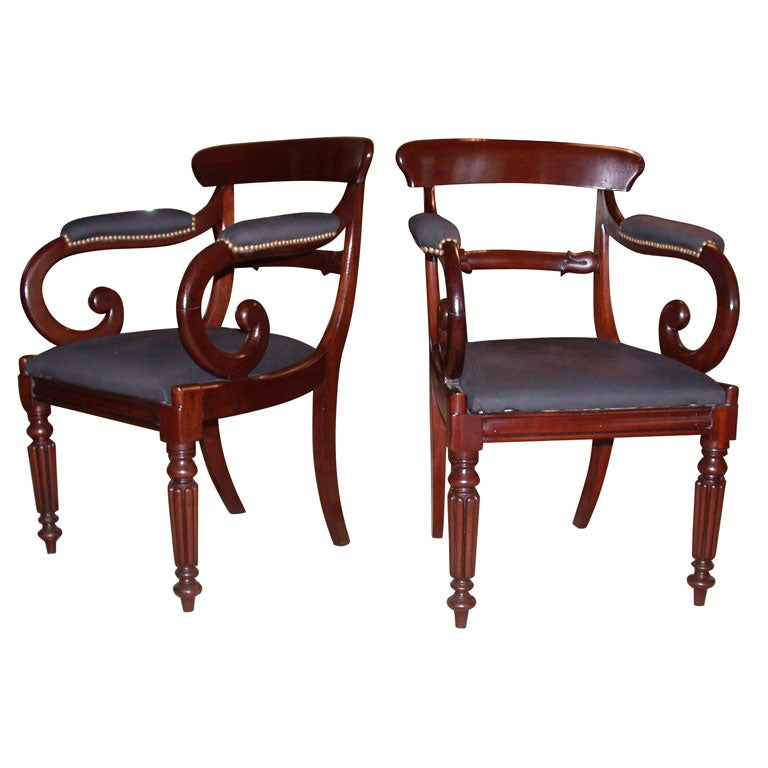 Pair of Early 19th Century William IV Mahogany Armchairs For Sale