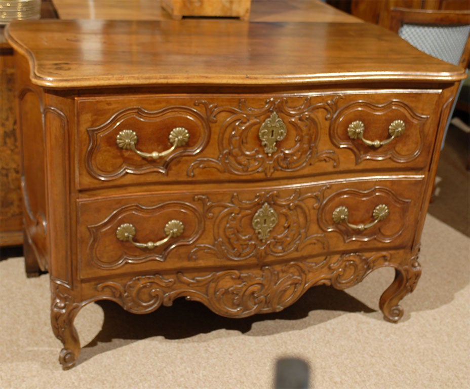 Louis XV Period Serpentine Commode in Walnut, France c. 1750 1