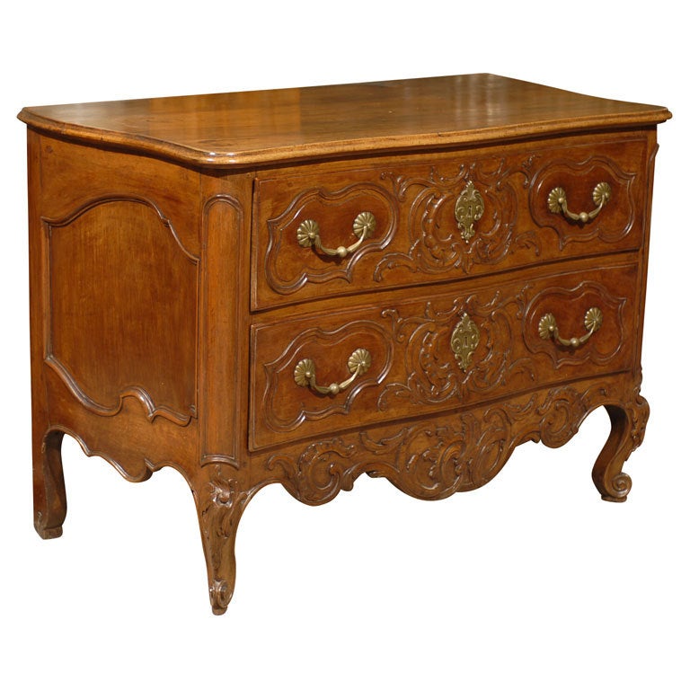 Louis XV Period Serpentine Commode in Walnut, France c. 1750