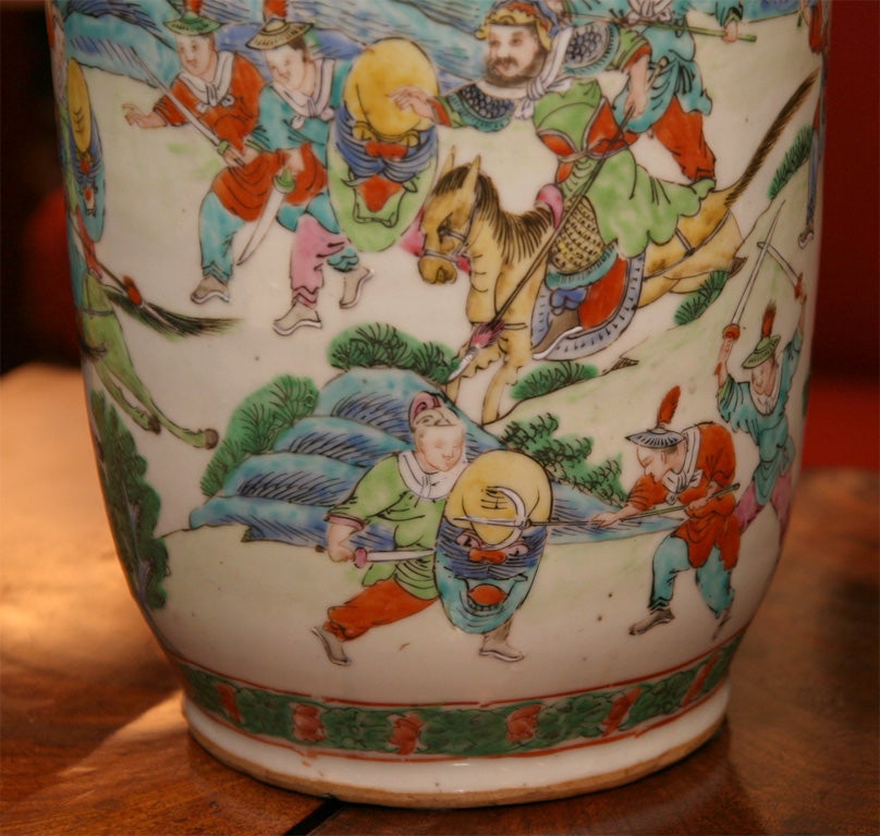 Chinese Export Famille Verte Large Vase In Good Condition For Sale In New York, NY