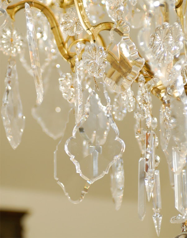 French Late 19th Century Crystal Chandelier with Brass Frame and Shaped Crystals For Sale 2