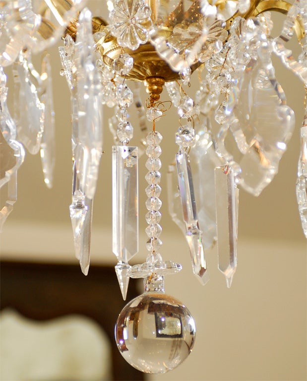 French Late 19th Century Crystal Chandelier with Brass Frame and Shaped Crystals For Sale 3